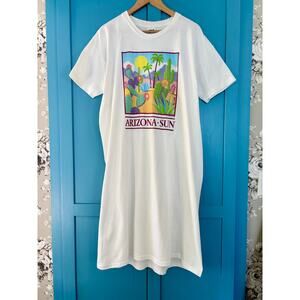 Vintage Arizona Sun Desert Cactus Graphic White T-Shirt Dress– One Size USA made
